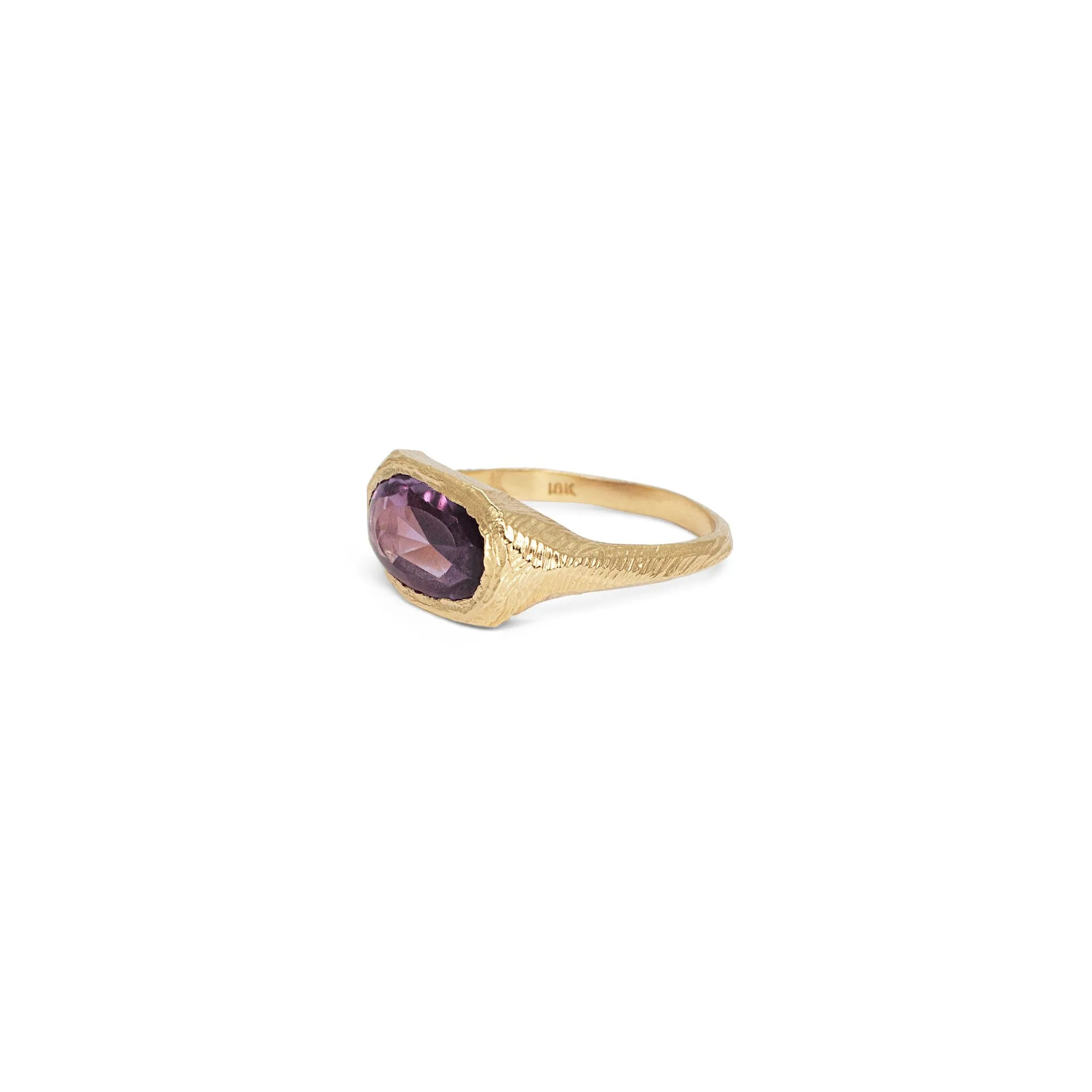 18K Signet Ring in Burgundy Sapphire