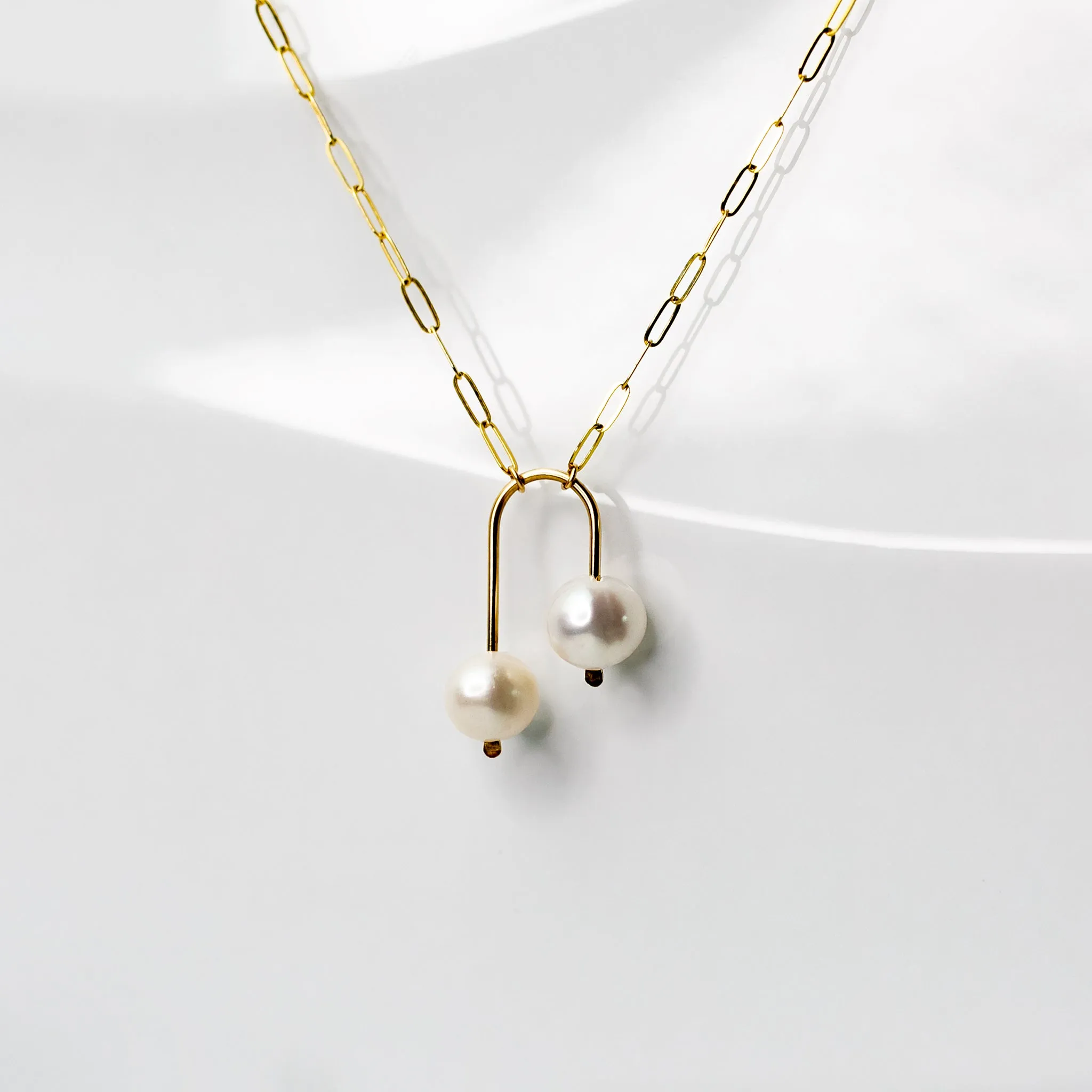 Arca Freshwater Pearl Pendant Necklace