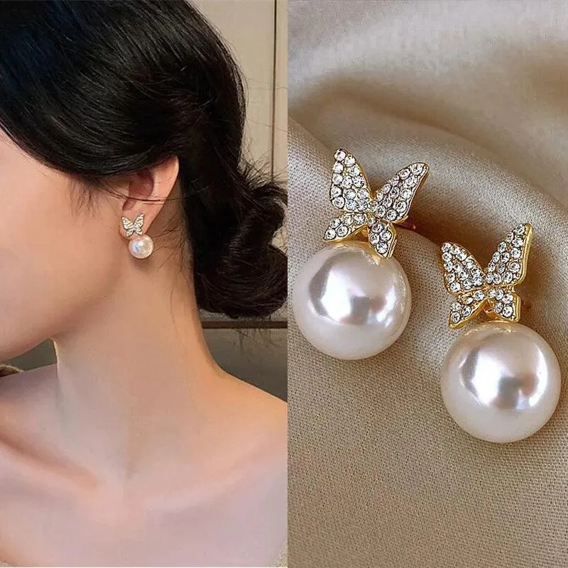 Chic Korean Claw Stud Earrings with Irregular Pearls for Trendy Women