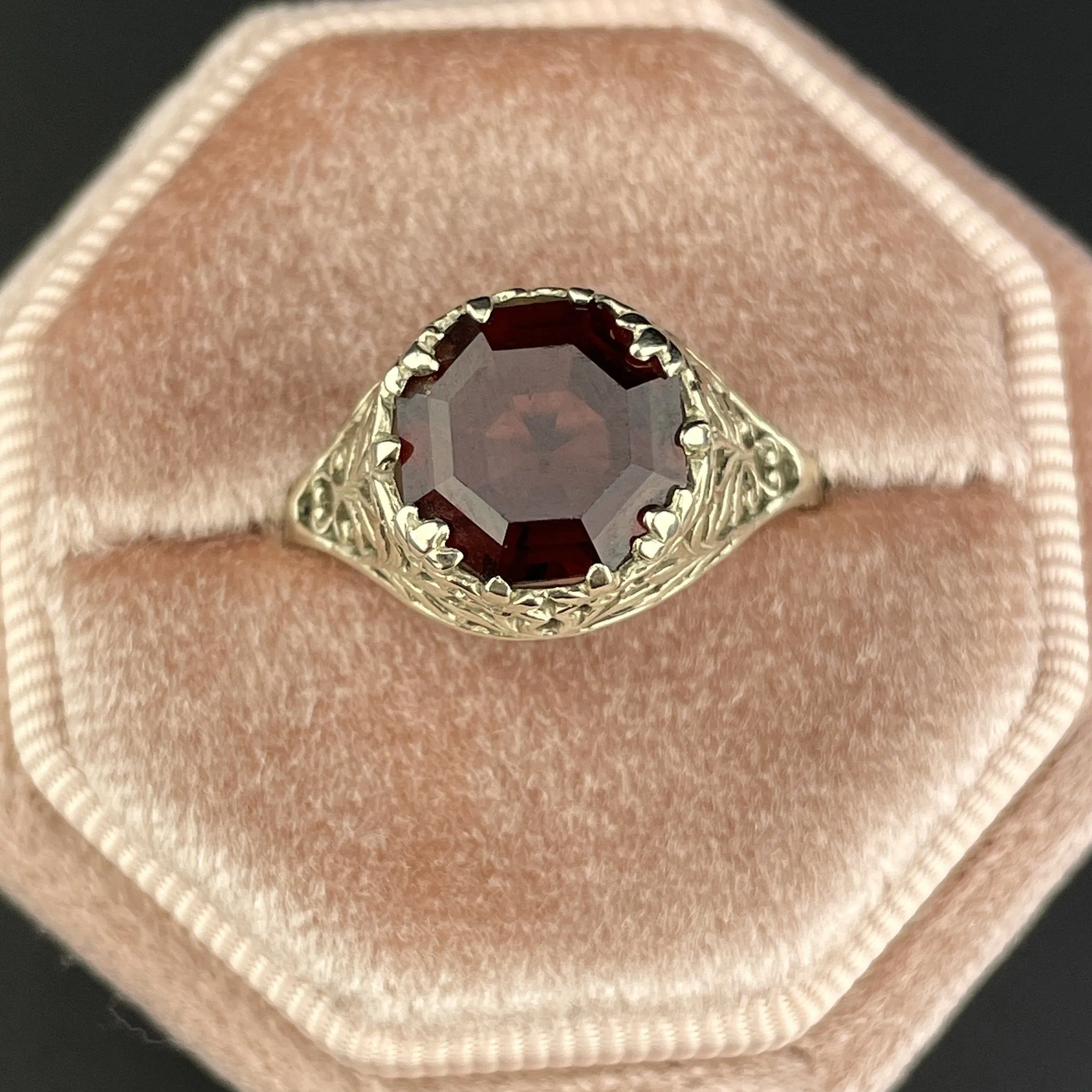 Garnet 14K White Gold Filigree Edwardian Ring, Sz 9.5