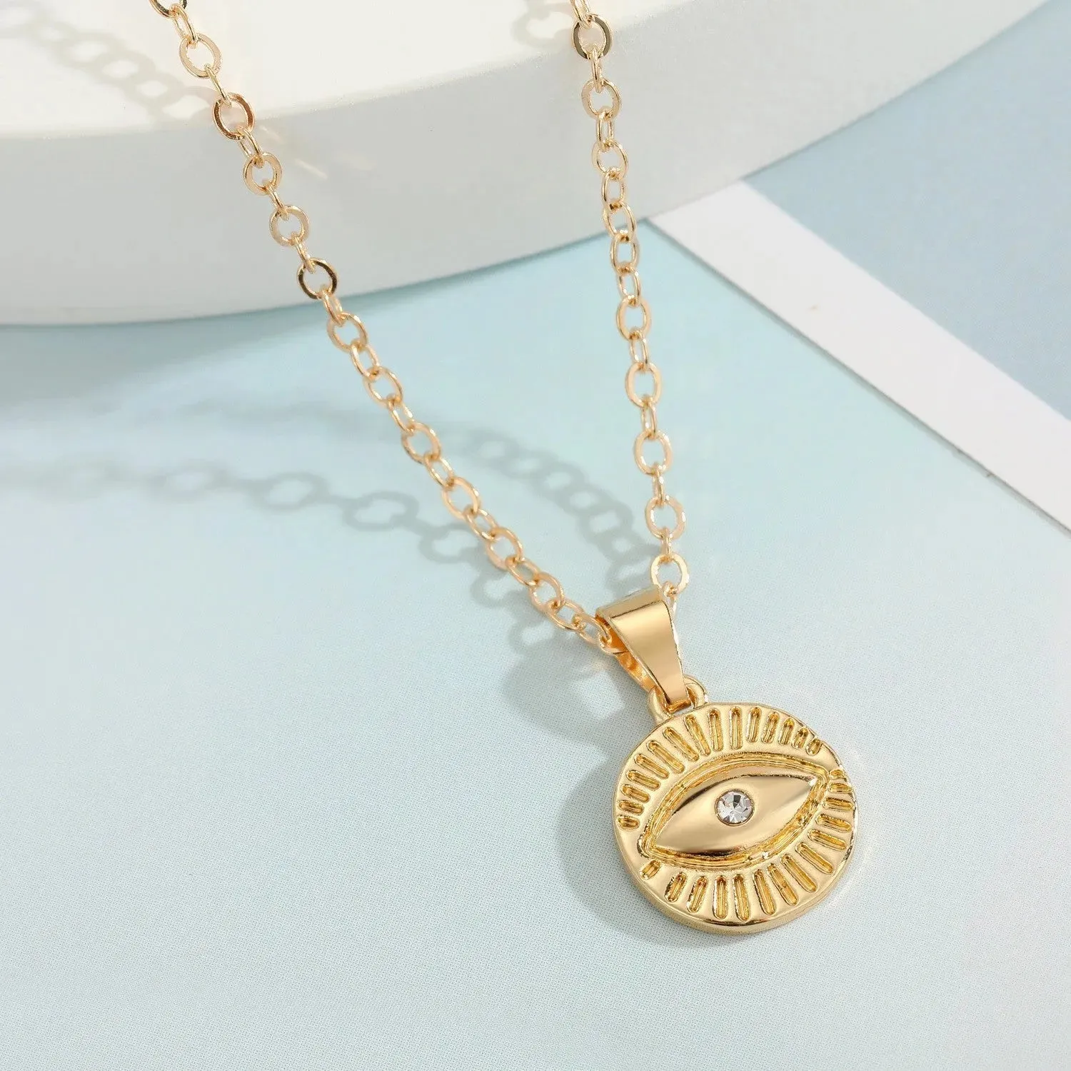 Gold Plated Stylish Evil Eye Round Necklace For Womens & Girls Alloy Necklace