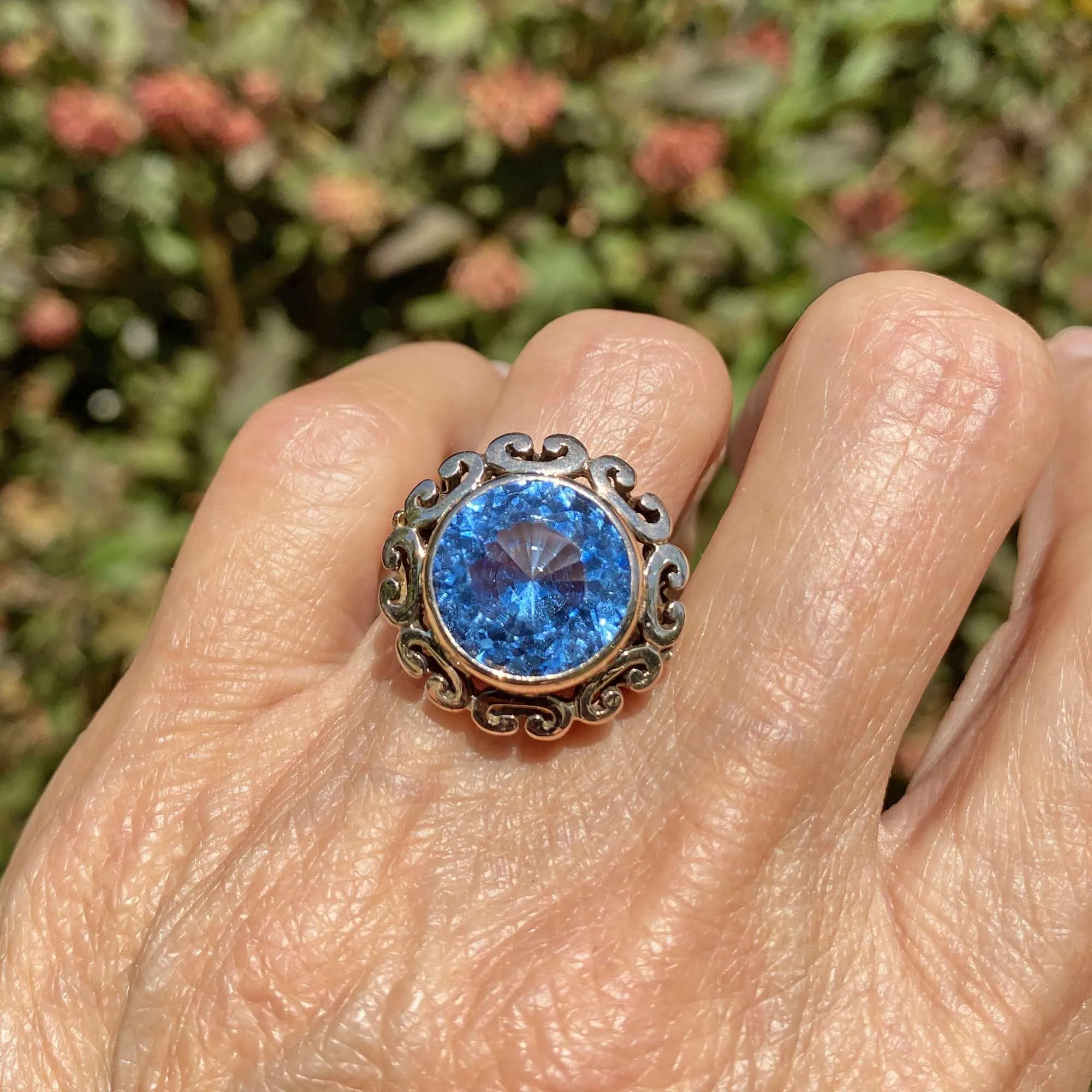 Heavy 14K Gold 9 CTW Blue Spinel Ring