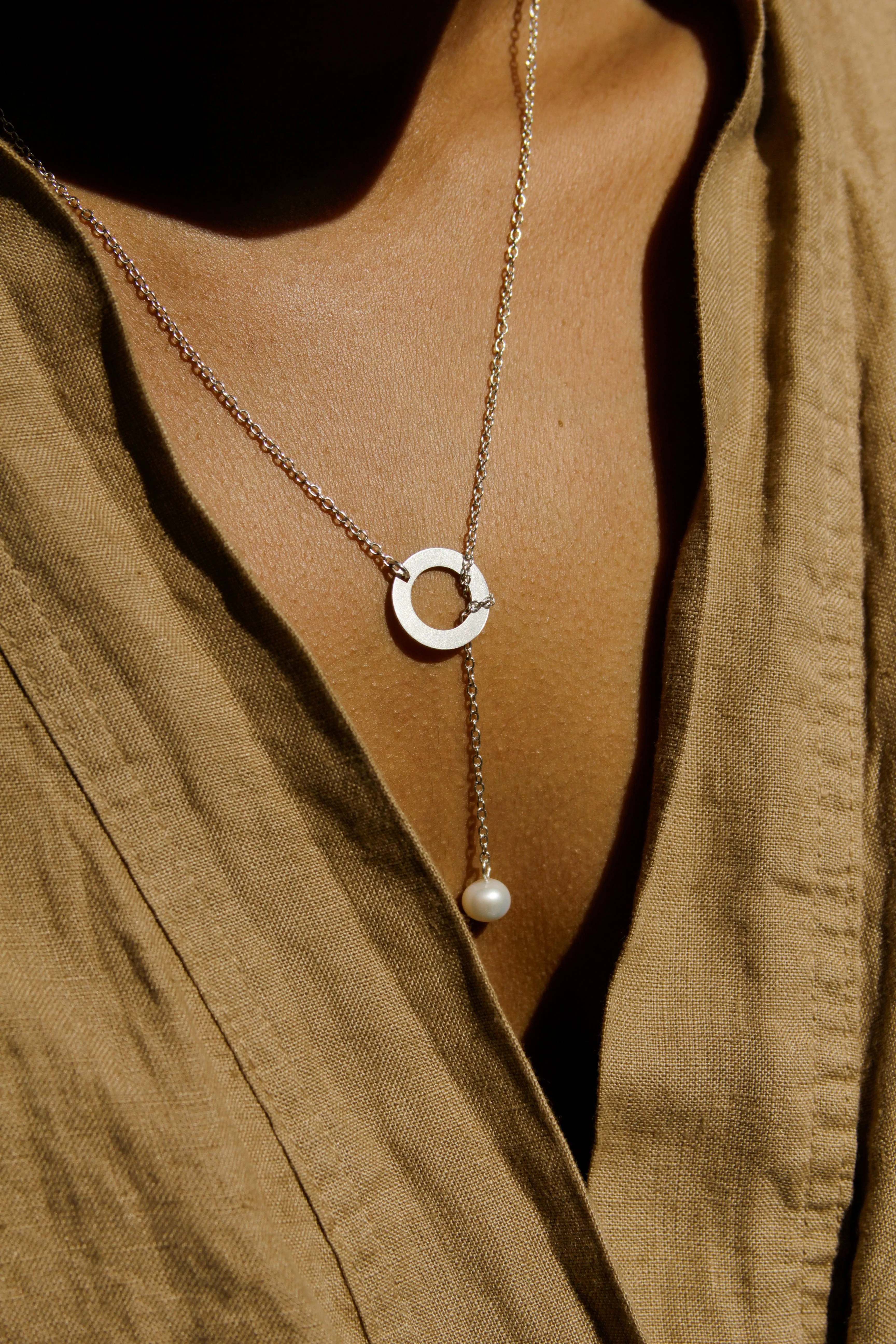 Minimal Pearl Necklace - Silver