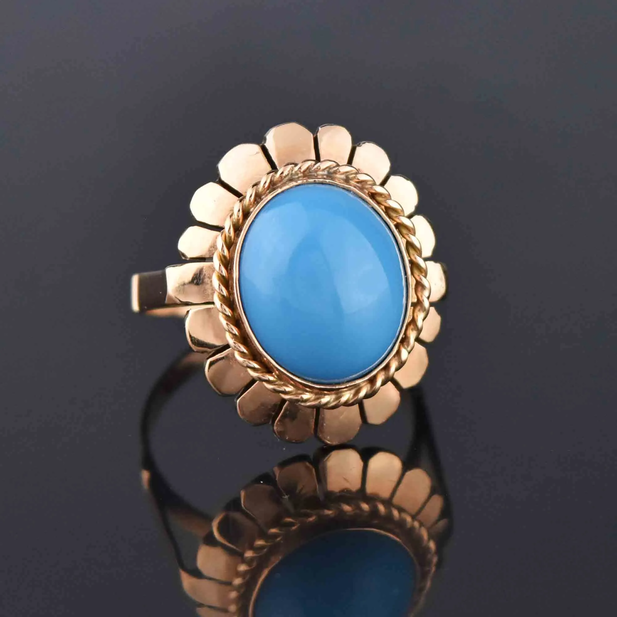 Retro 14K Gold Oval Turquoise Cabochon Cocktail Ring