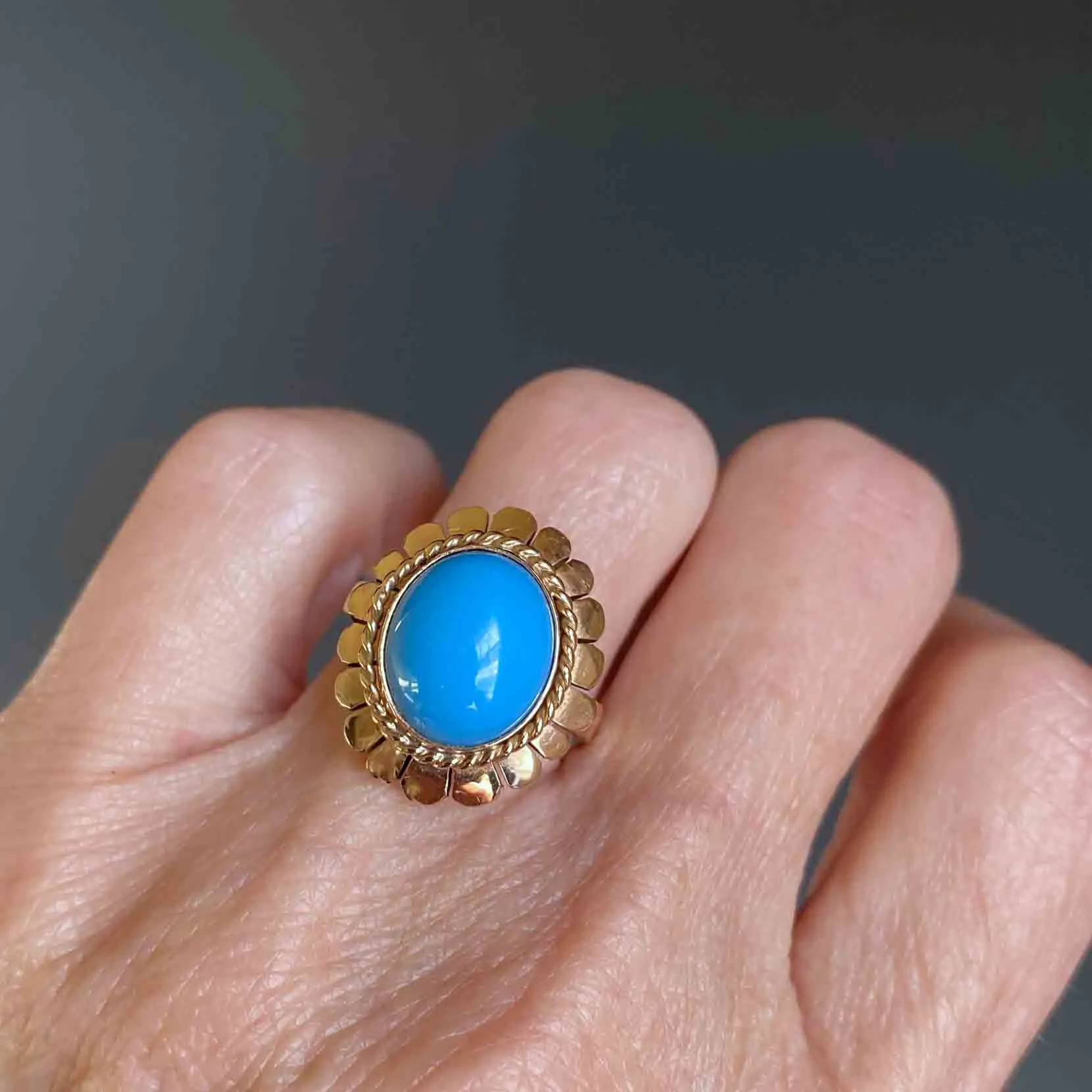 Retro 14K Gold Oval Turquoise Cabochon Cocktail Ring