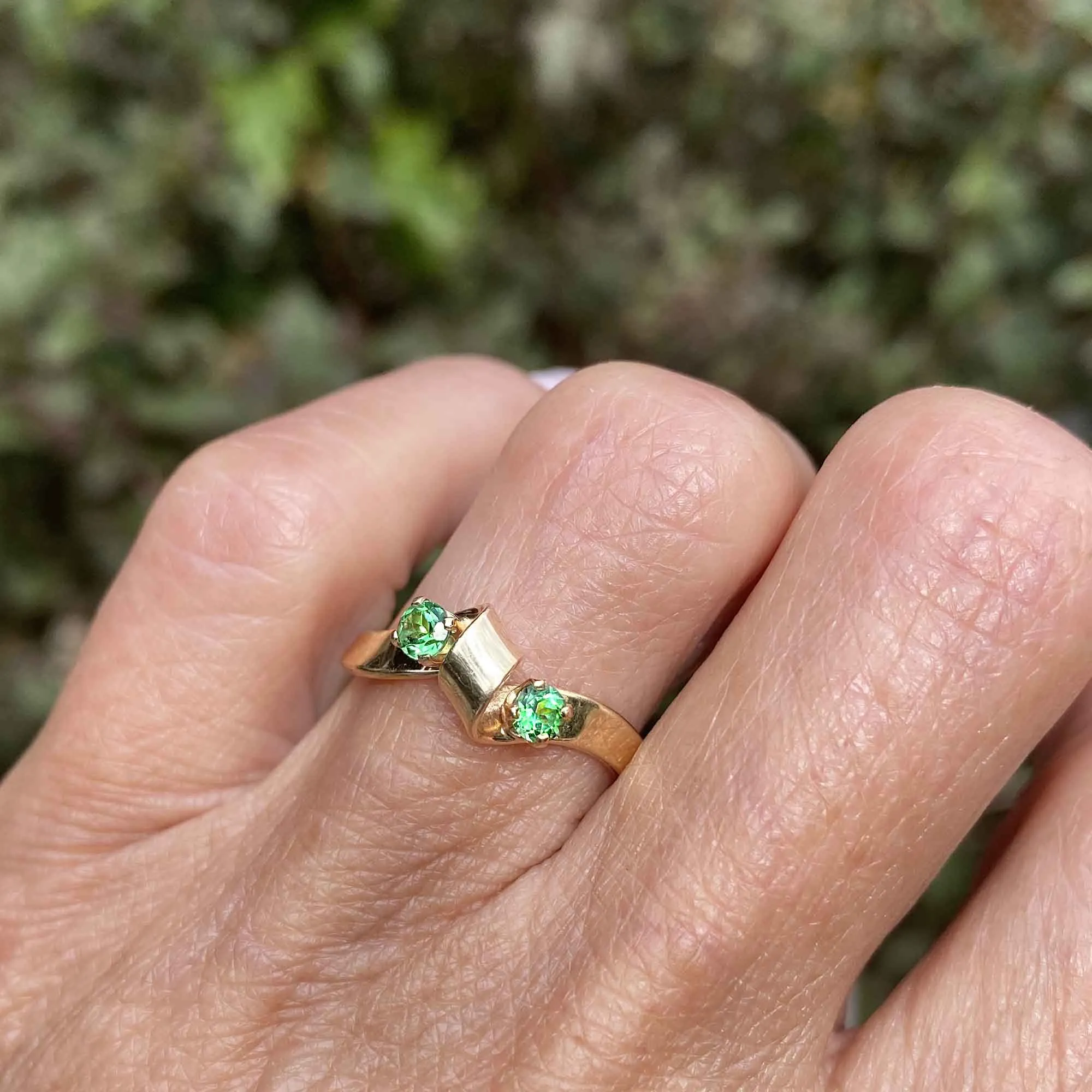 Retro 14K Gold Tsavorite Green Garnet Ring