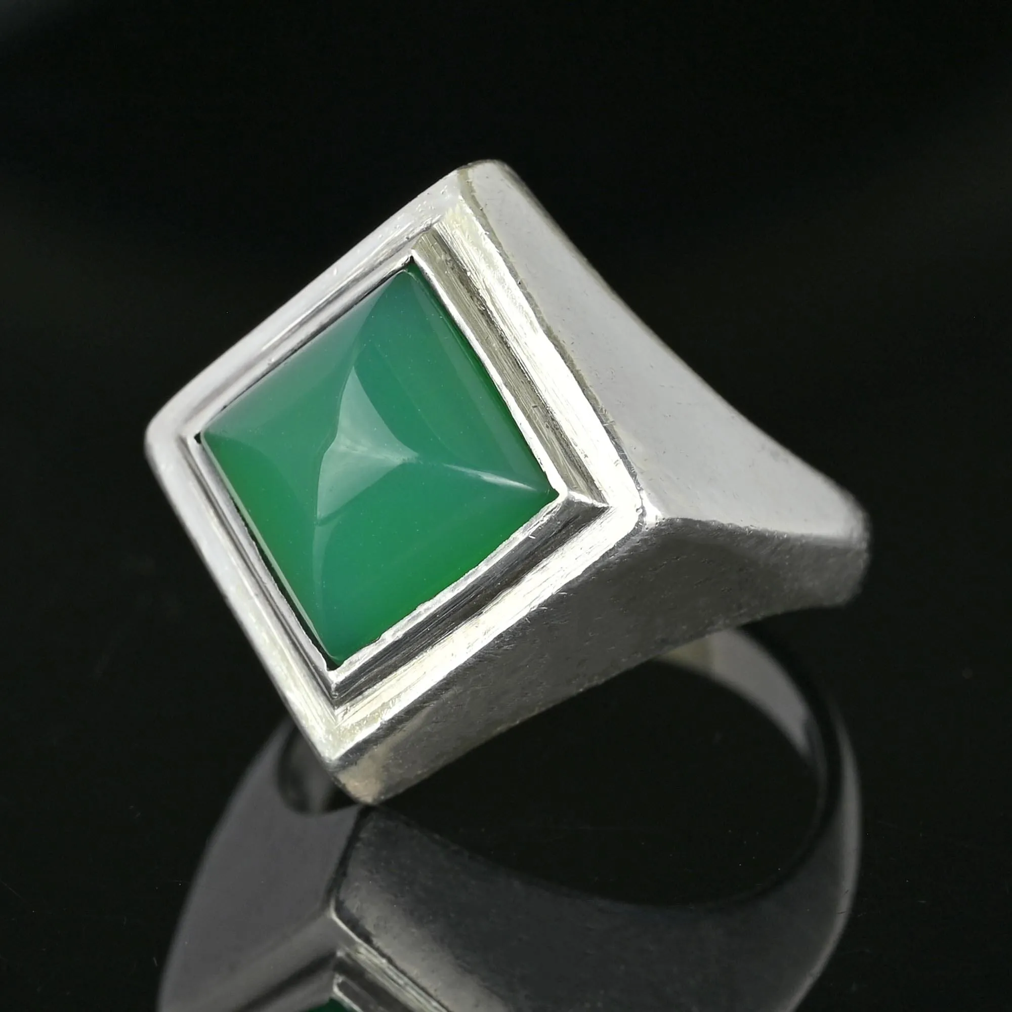 Silver Chrysoprase Sugarloaf Cabochon Signet Ring