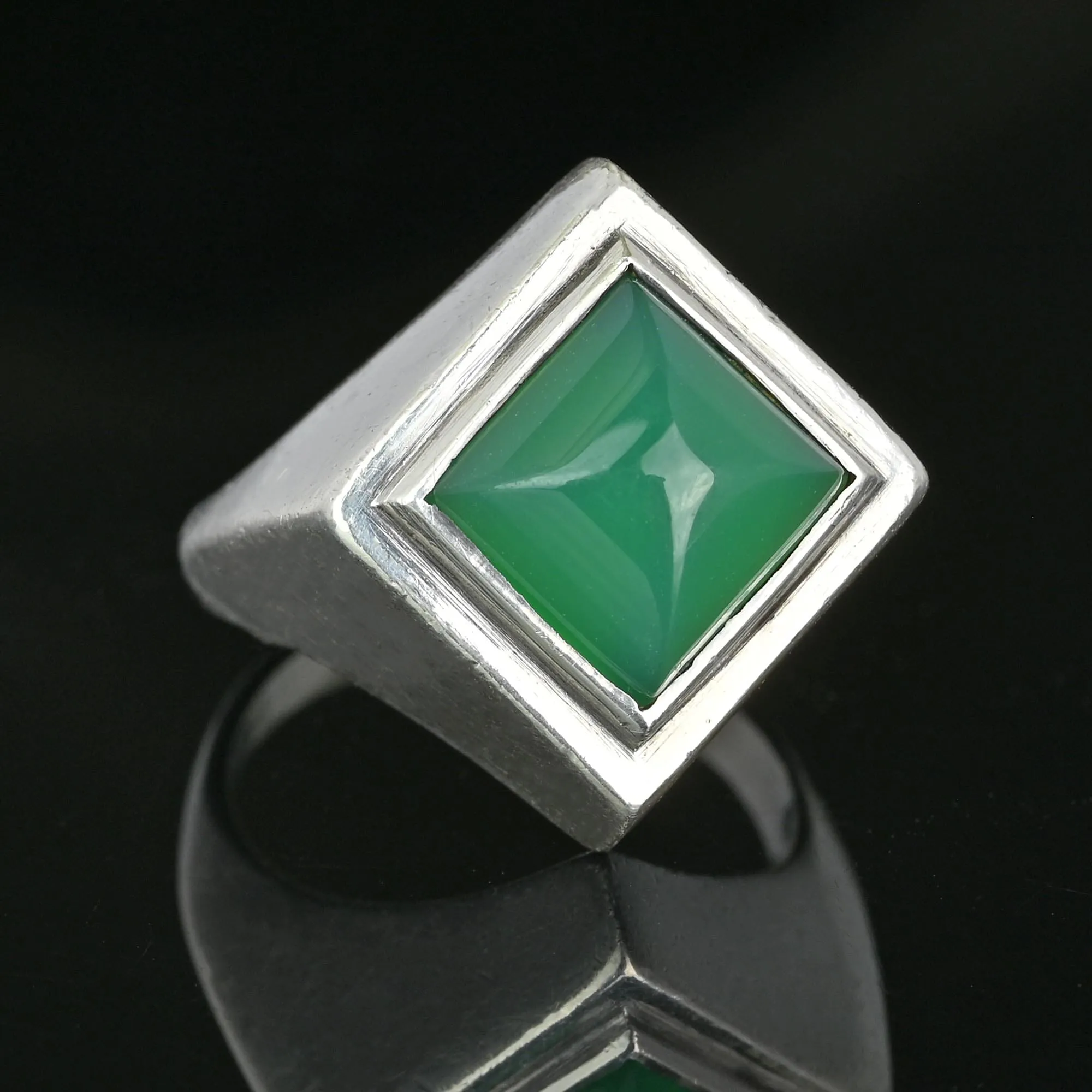 Silver Chrysoprase Sugarloaf Cabochon Signet Ring