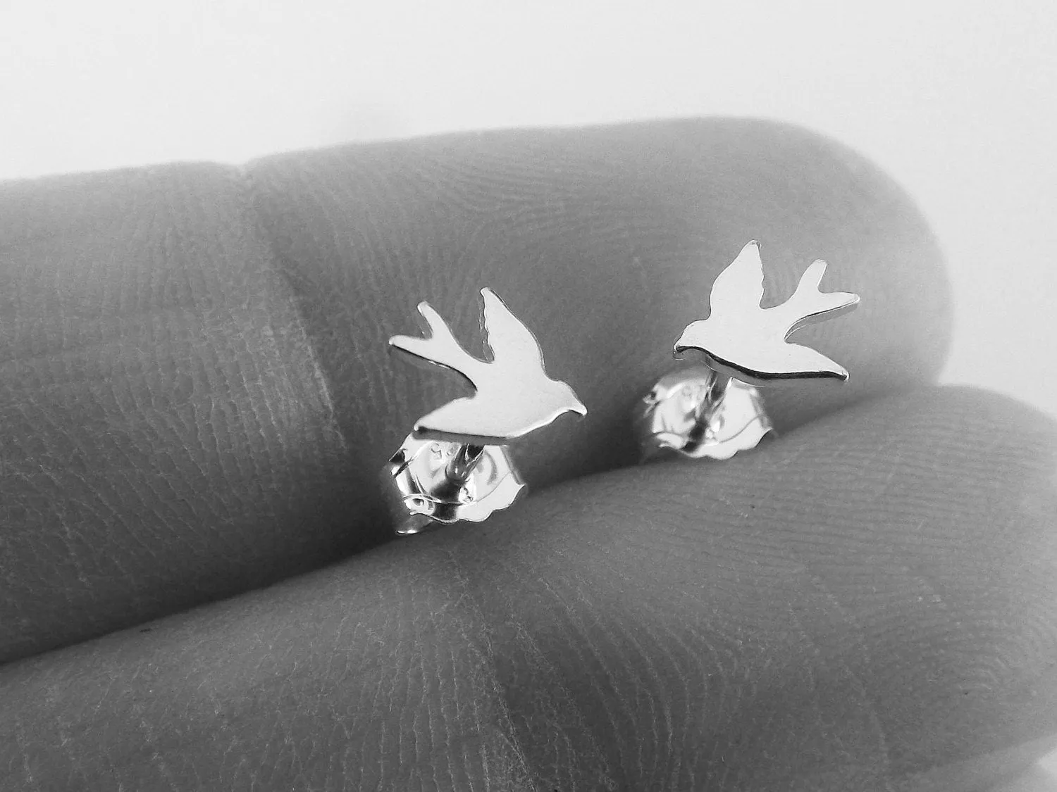 Tiny Bird Studs, Small Bird Earrings, Birds, Tiny Earrings, Modern Studs, Minimalist Jewelry, Silver Bird Earrings, Fly Earrngs, Freebird