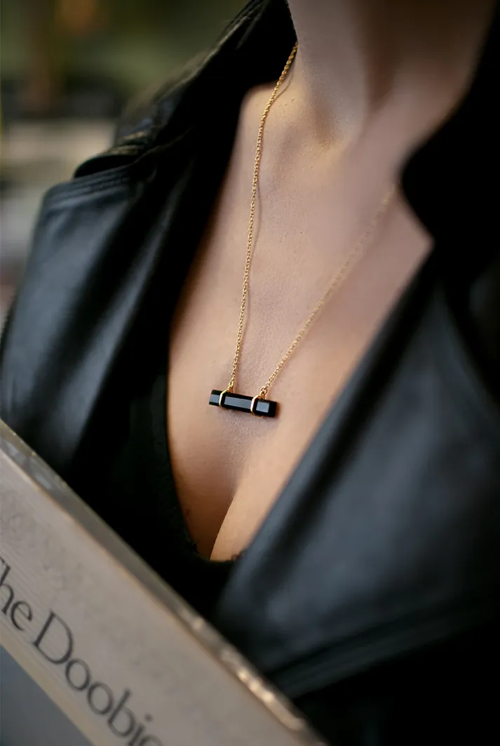 Urban Bar Necklace with Lapis Lazuli