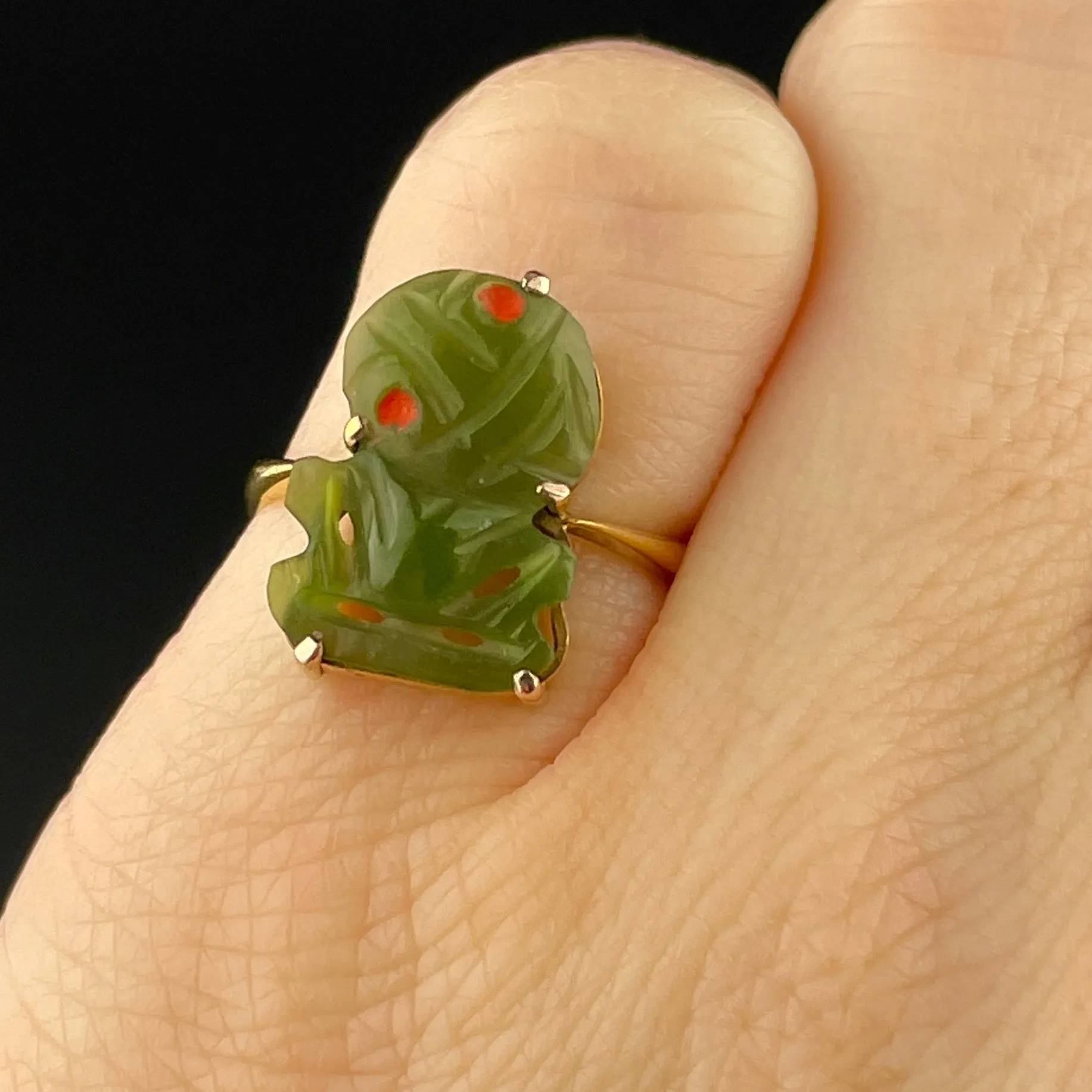 Vintage 9K Gold Jade Frog Cutout TIki Ring, Sz 4 3/4