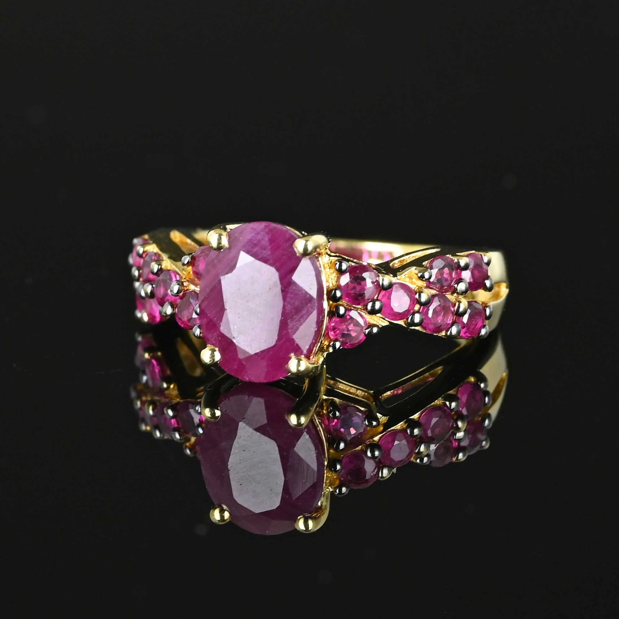 Vintage Cross Over Band Natural Ruby Ring in Gold