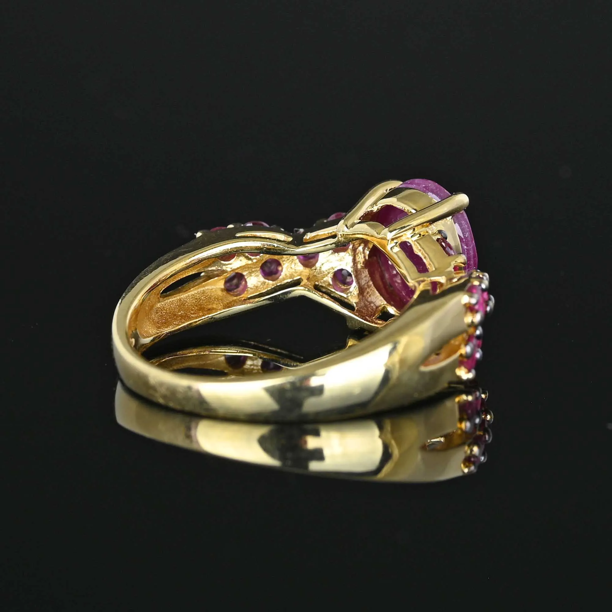 Vintage Cross Over Band Natural Ruby Ring in Gold